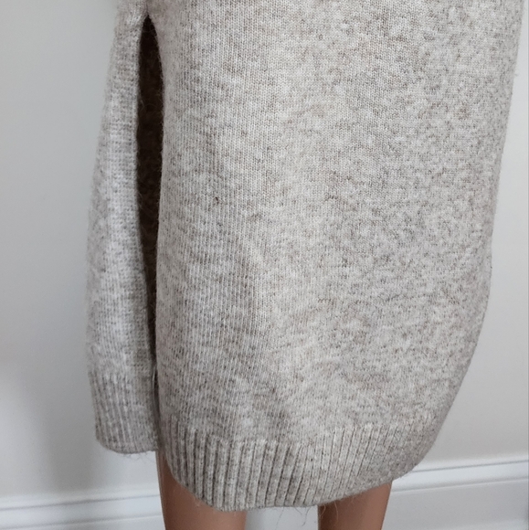 H&M SWEATER DRESS - Picture 2 of 9